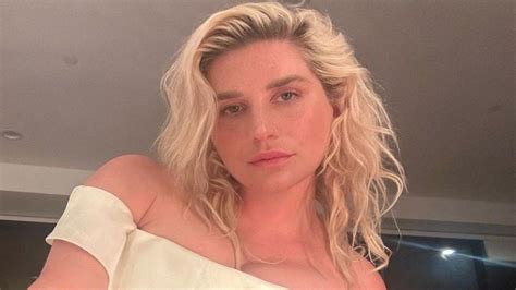 Kesha Shares Daring Nude Photos of Herself Eating a Salad, in Bed